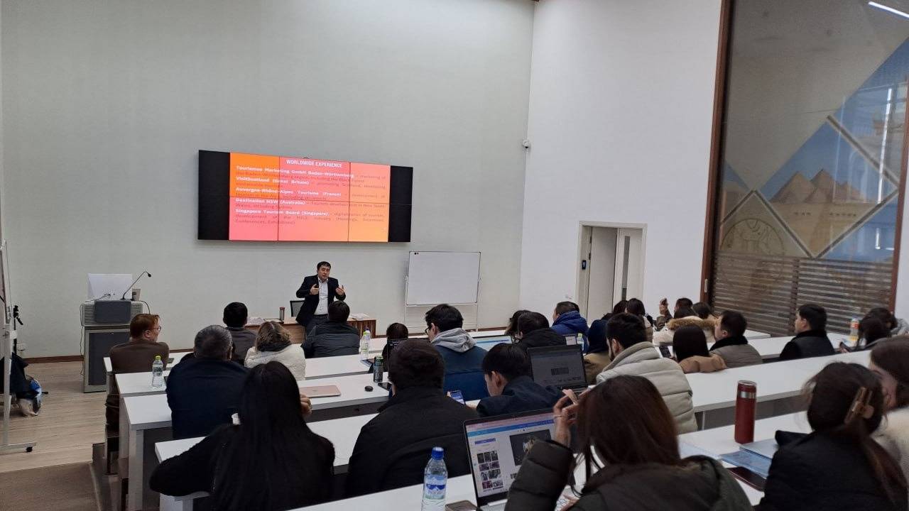 Meeting with Master's Students of the "Silk Road" International University of Tourism and Cultural Heritage in Samarkand